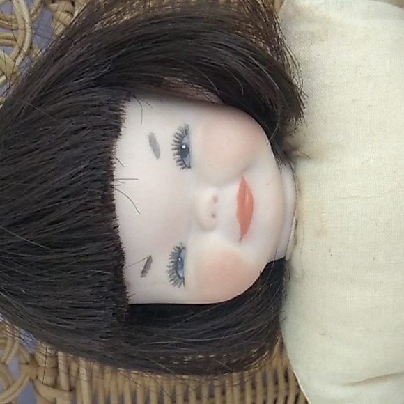Rusty Oriental Porcelain Doll - Picture 3 of 8